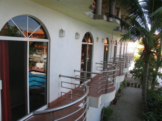 Hotel Y Suites Bugambilias Rincón de Guayabitos Exterior foto